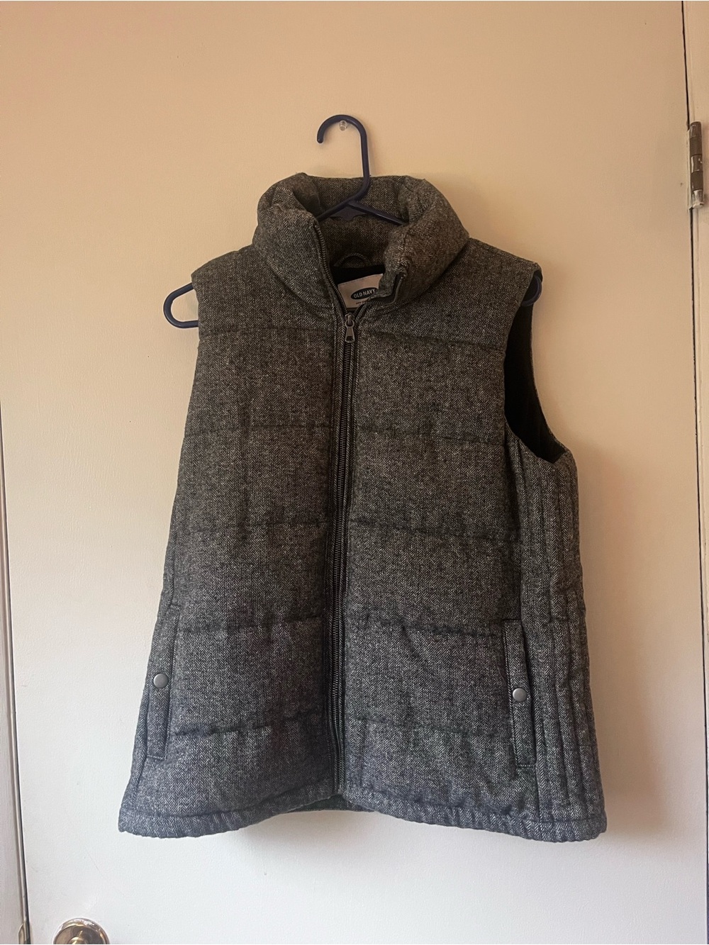 Old Navy Women's Quilted Gray Puffer Vest - Sleeveless Coat Size Medium